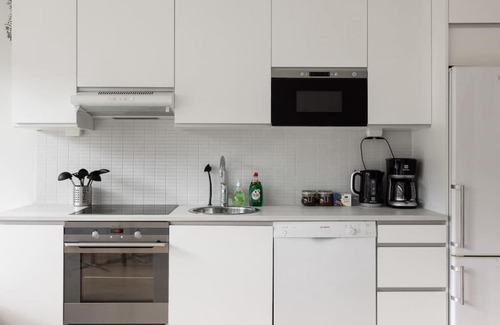 Alppiharju Apartment | Metro nearby,Quality apartment, netflix, KALLIO