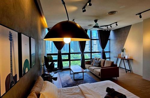 Taman Bukit Pantai Apartment | Metro Studio - Direct LRT access, near Pantai Hospital, University Malaya, Mid Valley, Bangsar