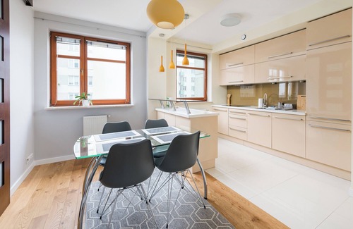 Mokotow Apartment | Metro Wilanowska Deluxe Apartment