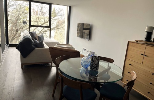 Reid Apartment | Metropol 3 Comfy Luxury Central Free Parking