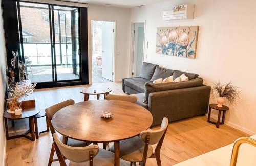Reid Apartment | Metropol - CBD pool Sleeps 7