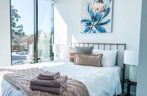 Reid Apartment | Metropol - CBD pool Sleeps 7