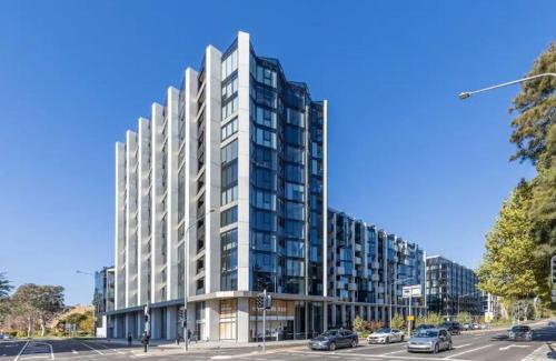 Reid Apartment | Metropol - CBD pool Sleeps 7