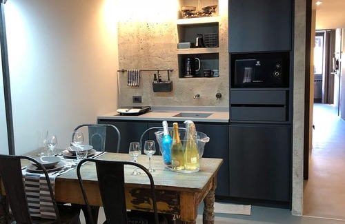 Centro Storico Nord Apartment | Metropolitan Gallery