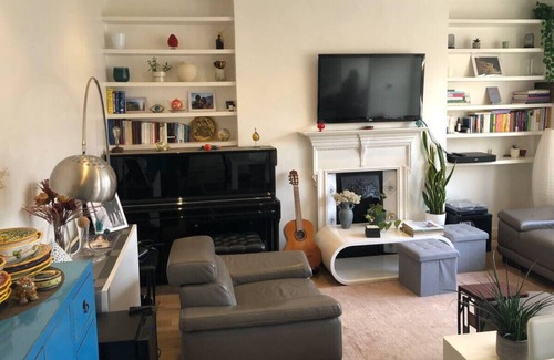 Belsize Apartment | Metropolitan Tranquility: Chic Flat Regent's Park