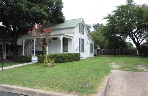 Fredericksburg House | Metzger Sunday House | 1 Block South of Main St.