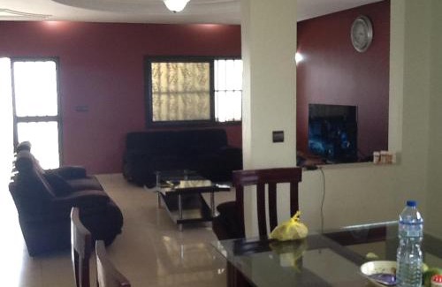 Lome Villa | Meublé avec piscine à Baguida