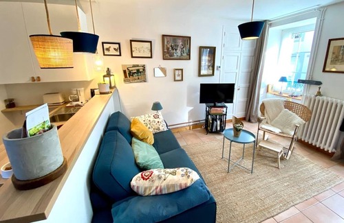 Granville House | Meublé de tourisme ⭐️⭐️⭐️ Granville center, quiet, patio, 800 m from the beach