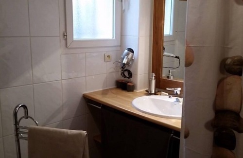Gap House | Meublé N°1 - La Mansarde-Duplex-Ensuite with Shower-Apartment-Garden view