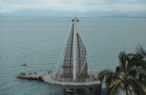 Amapas Condo | Mexican Bliss Beachfront Condo - Los Muertos Beach - La Palapa - WALK EVERYWHERE