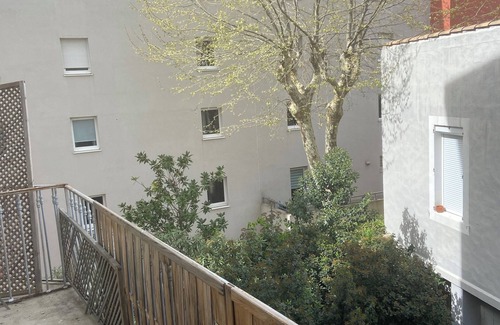 Route d'Arles Apartment | Mezzanine Lumineuse-nîmes à Pied