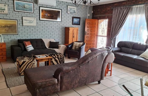 Boksburg Apartment | MFT GUEST HOUSE