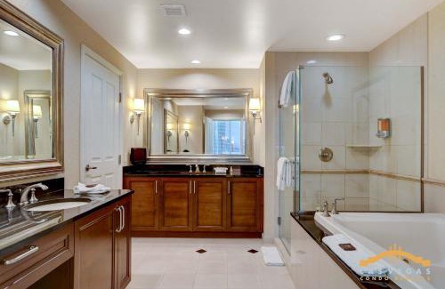 Las Vegas House | MGM Signature-17-801 1Br2Ba F1 Strip View Balcony