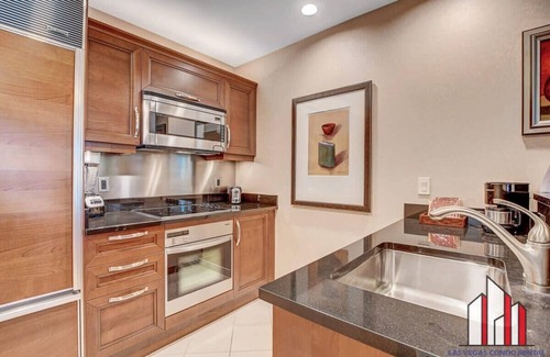 Las Vegas Condo | MGM Signature-21-701 1Br2Ba F1/Strip View Balcony