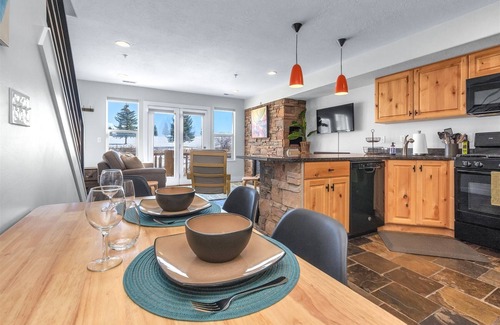 Wolf Creek Condo | MH 609 | Scandinavian Mountain Retreat