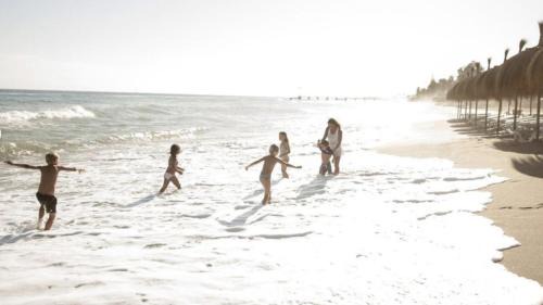 Sitio de Calahonda Apartment | MI CAPRICHO B16 Beachfront Apartment