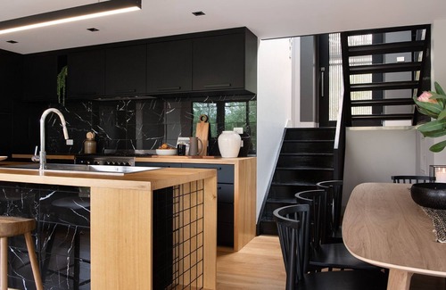 Hepburn Springs House | Mi Casa Su Casa - stylish Interiors with Sauna!