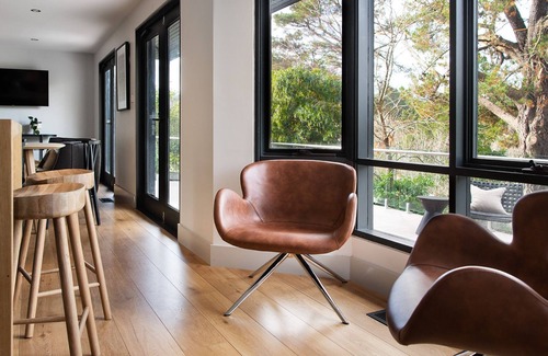 Hepburn Springs House | Mi Casa Su Casa - stylish Interiors with Sauna!