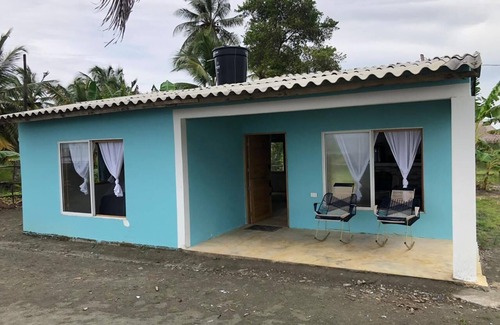 San Bernardo del Viento House | "Mi Terruño" Where Time Slows and the Sea Speaks 2 bedroom bungalow on the beach