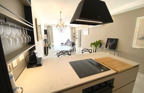 Qawra Apartment | MIA Black Luxury Suite - with Private Pool Spa