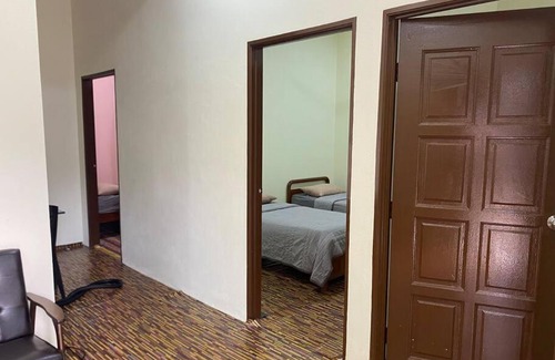 Kampong Raja House | MIA Guesthouse