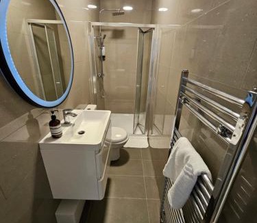 Newington Apartment | Mia residence, Waterloo 4bed Room Apa