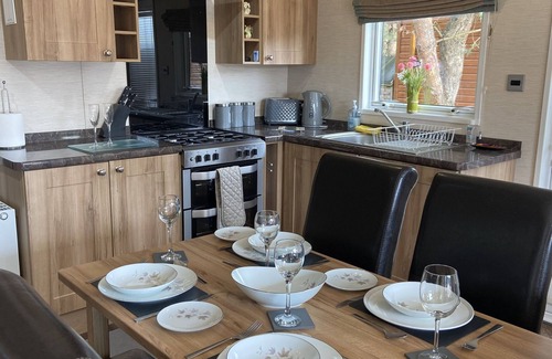 Morpeth Apartment | Mia's Place, Hot Tub, Pet Friendly Lodge