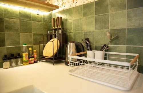Hanoi Backpacker Quarter Apartment | MiaCasaOldQuarter - 3 Beds - Netflix-Big Balcony