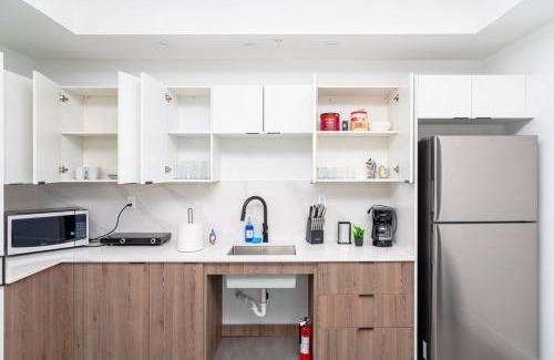 East Little Havana Apartment | Miami 2BR Getaway with King Beds Near Marlins Park & Calle Ocho