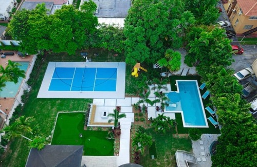 Flagami House | Miami 8BR Mansion w/Pool & Playground