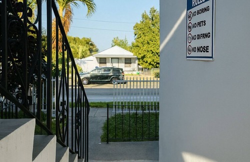 Allapattah Apartment | Miami Apartment Near the Heart of Downtown 828 SW 2nd St, Miami, FL 33130