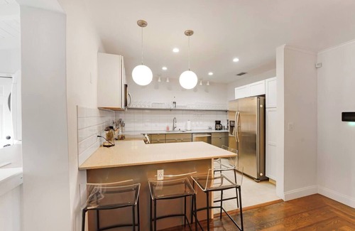 The Roads House | Miami Art deco home by PMI