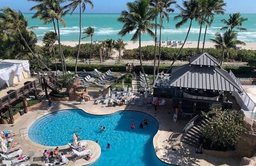 Mid Beach Apartment | Miami Beach Oceanfront- Pool Bar & Gym & SPA
