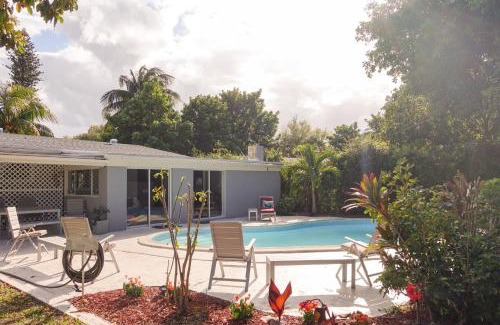 North Miami Beach Villa | Miami Beach Villa with Sparkling Pool! Sleeps 10+!