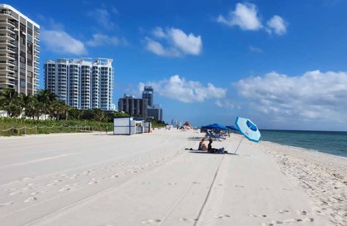 Miami Beach Apartment | Miami Beachfront Bliss