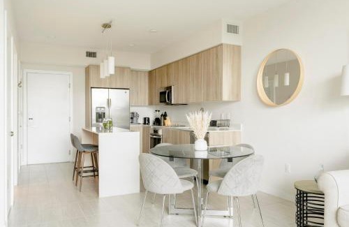 Northeast Miami Apartment | Miami design district, view of the bay - city