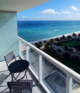 Sunny Isles Beach Apartment | Miami Direct Access to the beach