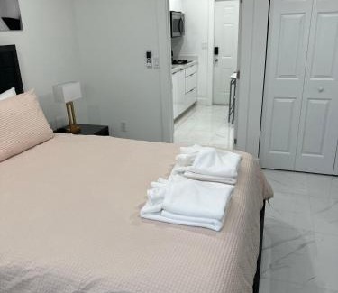 Gladeview Other | Miami GuestHouse near Mia Airport, Wynwood & Beach