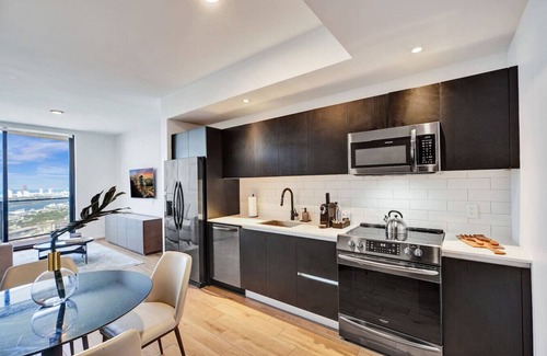 Downtown Miami Apartment | Miami Lux 1BR | 37th Floor w/Bay & City Views