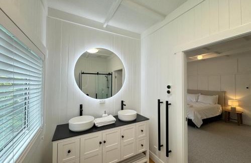 Surfdale House | Miami one one