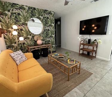 Coral Way House | Miami's Cozy Tropical Getaway