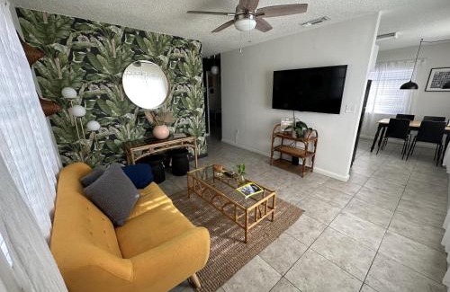 Coral Way House | Miami's Cozy Tropical Getaway
