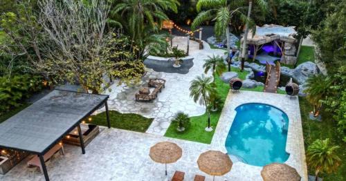 Golden Glades Villa | Miami's Exclusive Lagoon Villa
