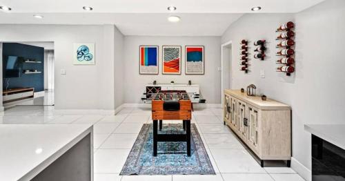Golden Glades Villa | Miami's Exclusive Lagoon Villa