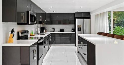 Golden Glades Villa | Miami's Exclusive Lagoon Villa