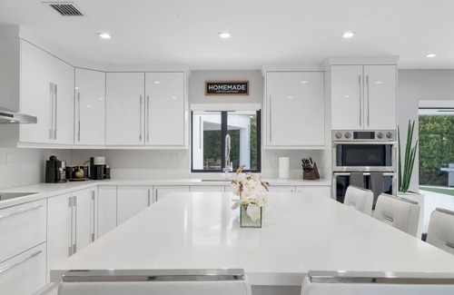 Miami Springs House | Miami Springs Located in Heart of Miami