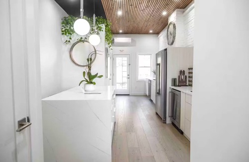 Edgewater Condo | Miami styled living - Min to NYC