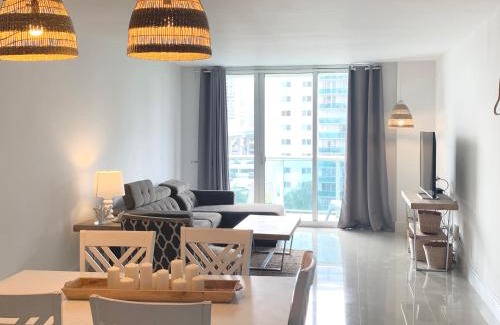 Sunny Isles Beach Apartment | Miami Sunny Isles ocean reserve 704
