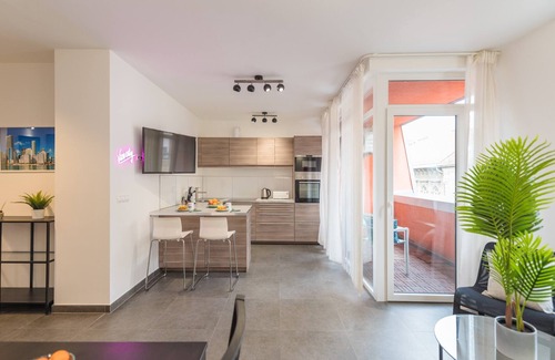 Terezvaros Apartment | Miami Vice Apartment with Balcony