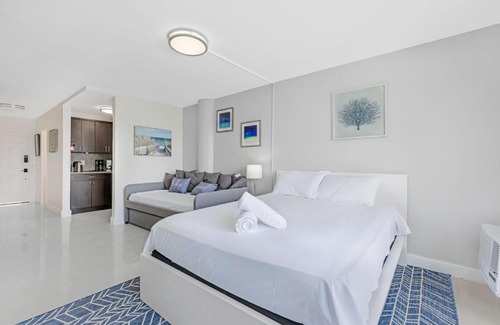 North Bay Village Apartment | Miami Waterfront Condo-Studio, FREE PARKING